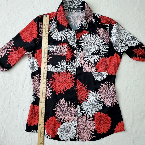 Guess Long Sleeve Button Down Black & Red Floral Print Shirt, Size Small - Picture 13 of 16